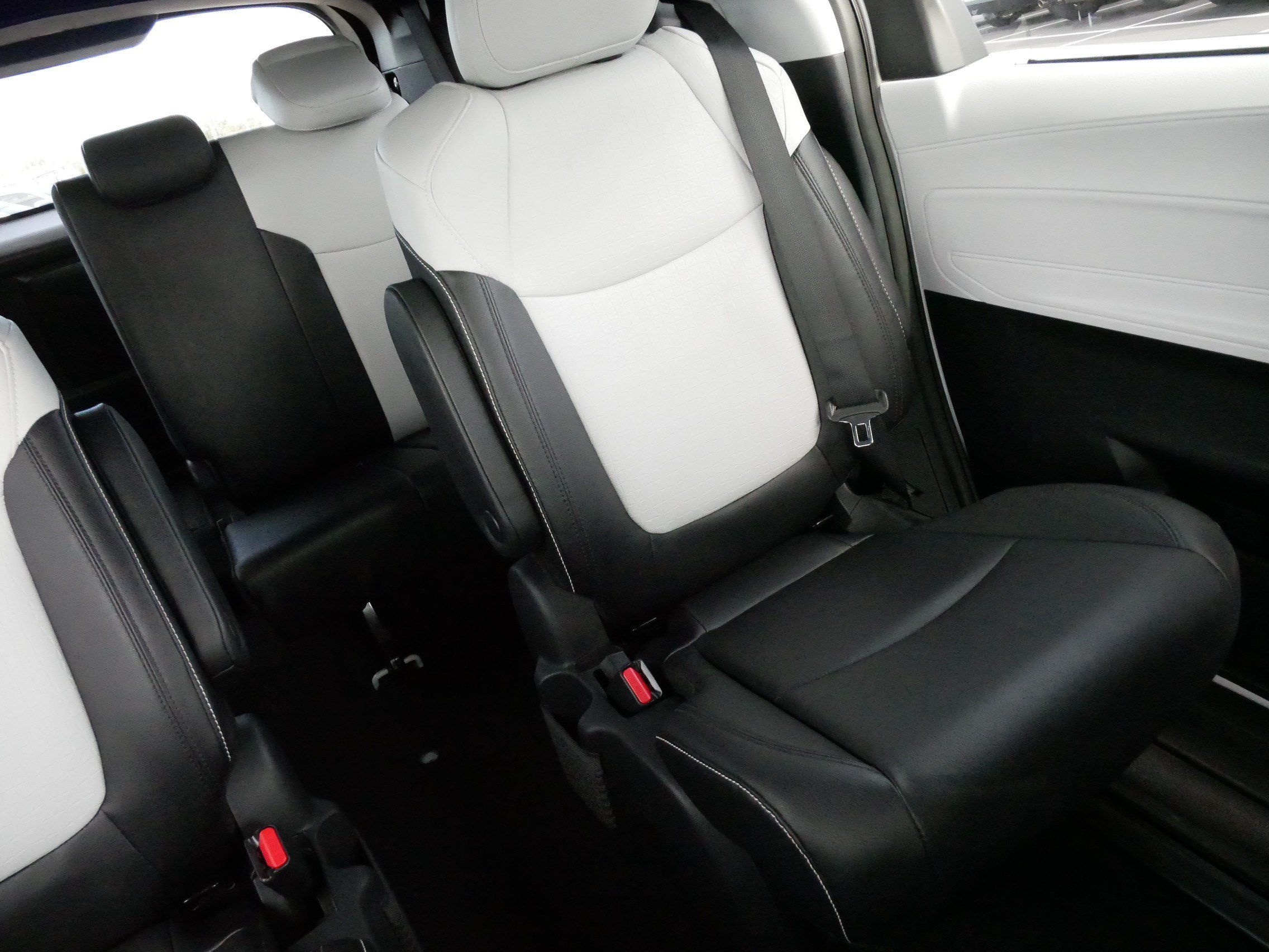 Certified 2026 Toyota Sienna XSE FWD image 14