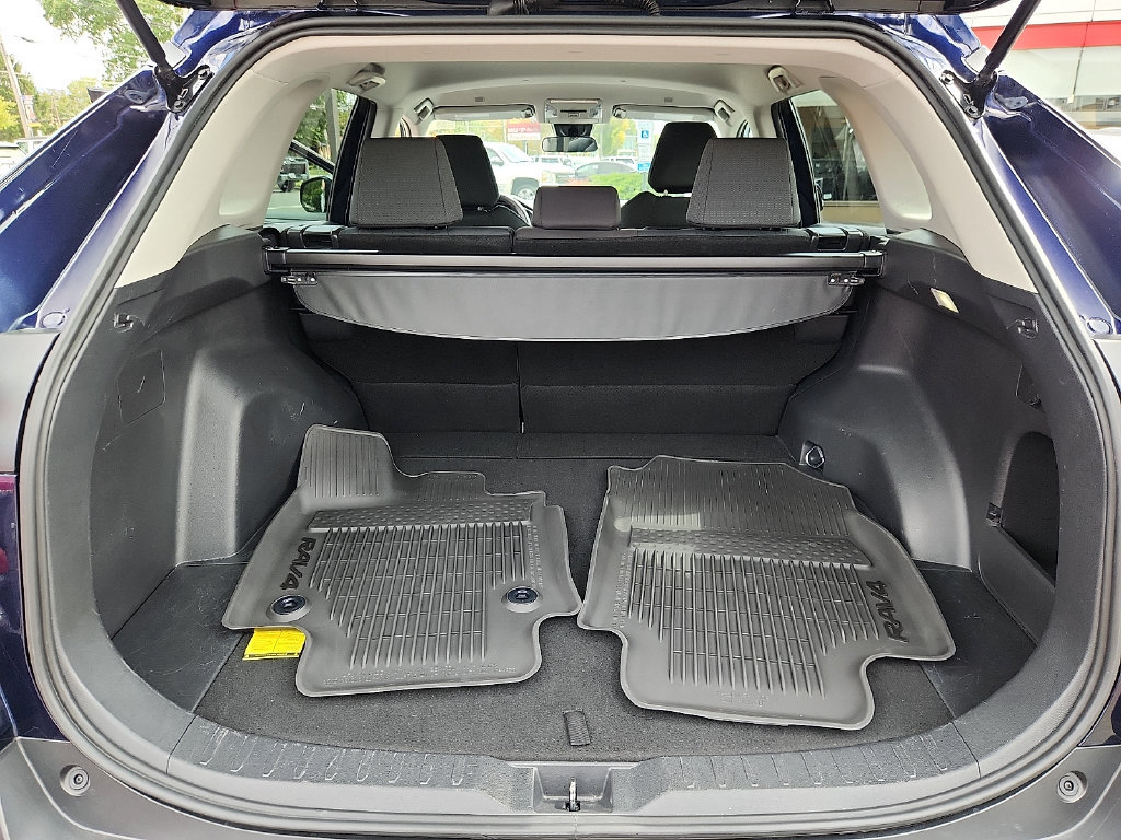 Certified 2025 Toyota RAV4 XLE FWD image 31