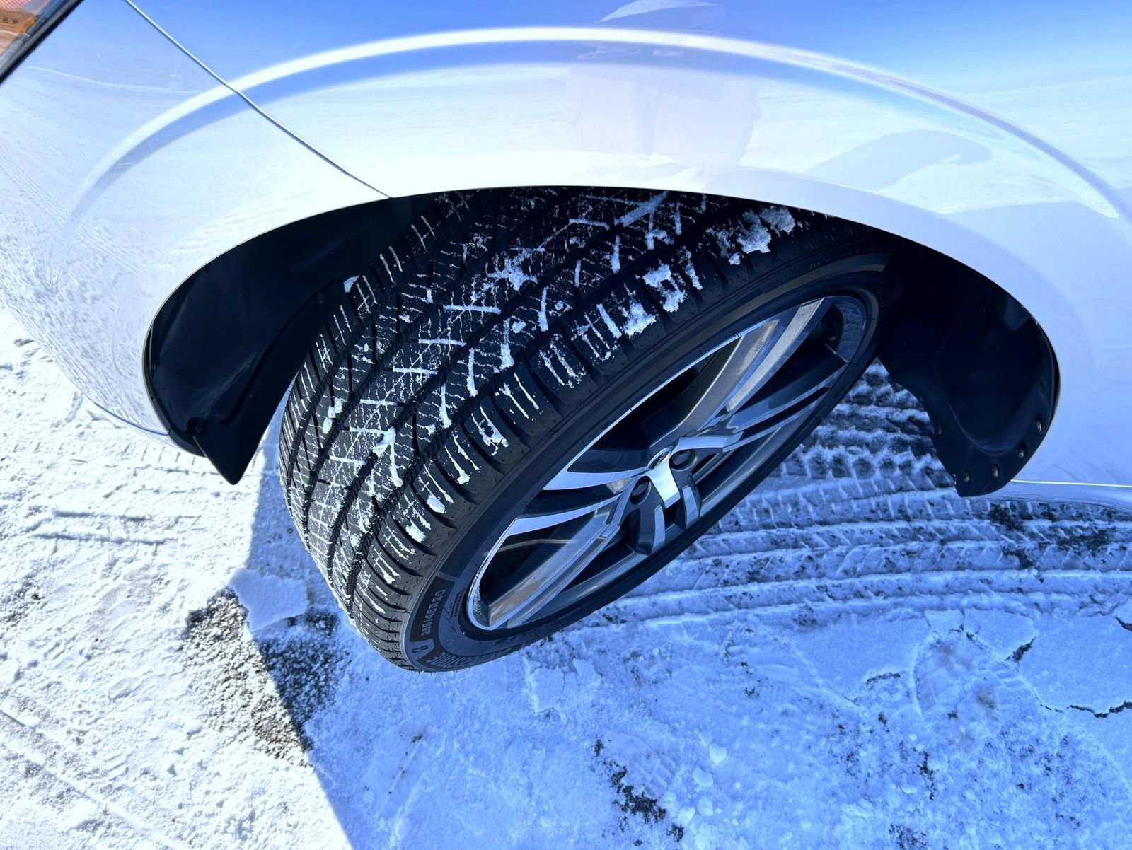 Used 2021 Volvo XC60 T5 Momentum image 23