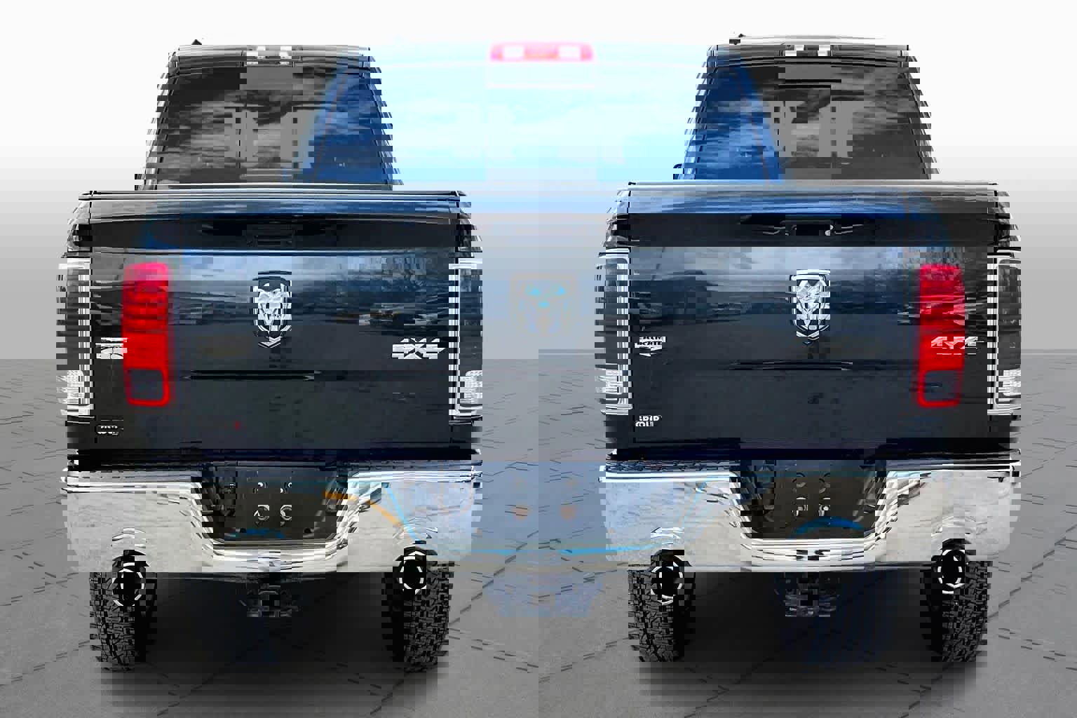 Used 2017 RAM 1500 Laramie w/ Convenience Group image 5