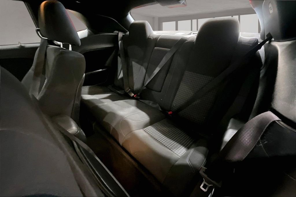 Used 2015 Dodge Challenger R/T w/ Quick Order Package 22B R/T RWD image 23