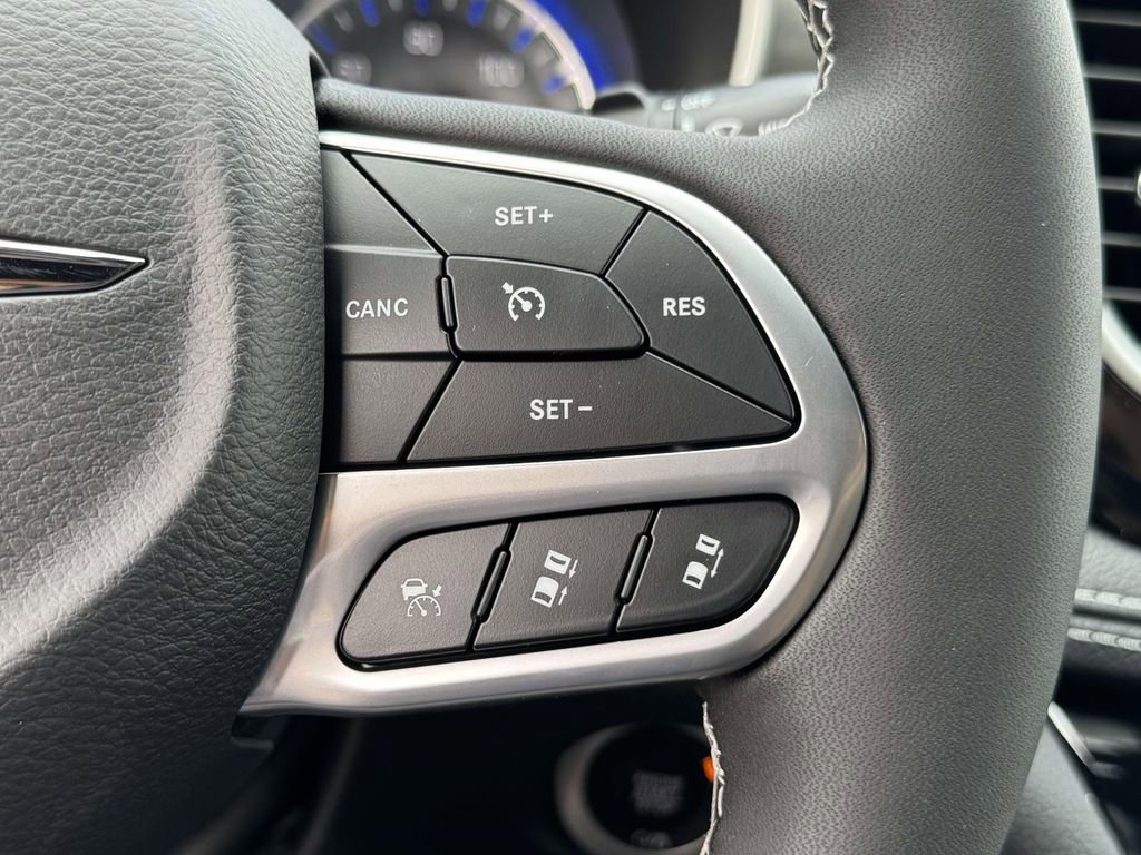 New 2026 Chrysler Pacifica Select image 23