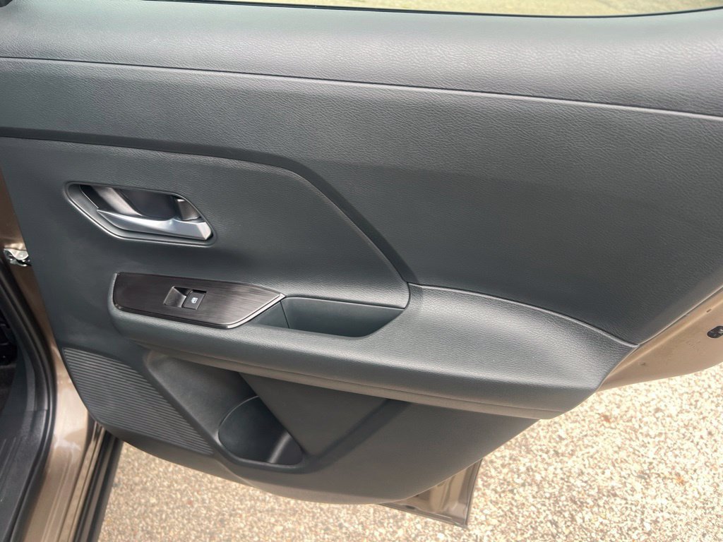 Certified 2025 Nissan Kicks SV w/ Charging Package AWD/4WD image 17