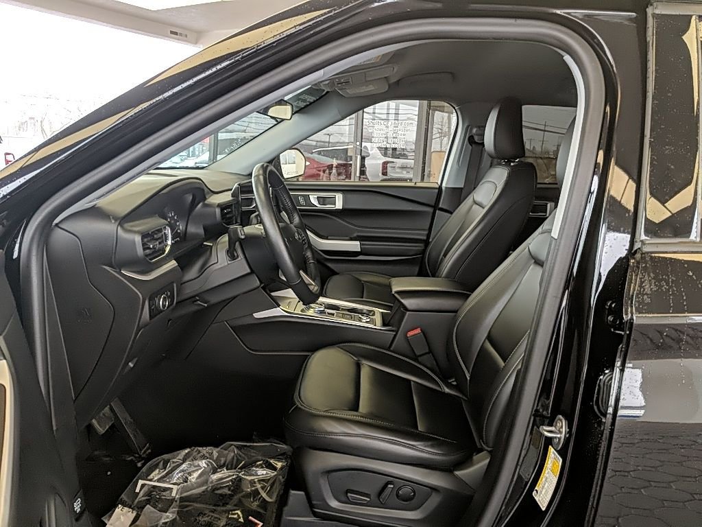 Used 2023 Ford Explorer XLT w/ Equipment Group 202A image 12