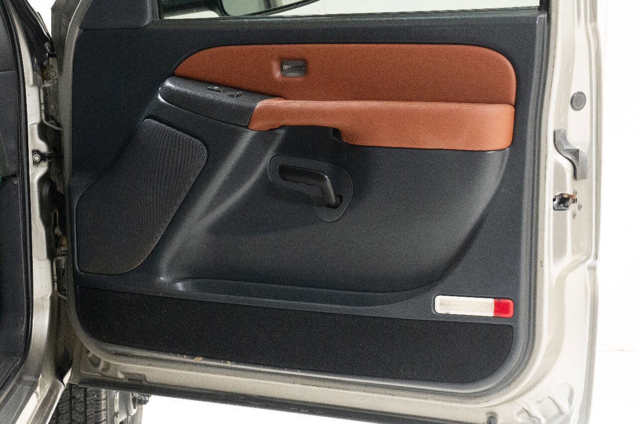 Used 2002 Chevrolet Silverado 3500 2WD Extended Cab image 20