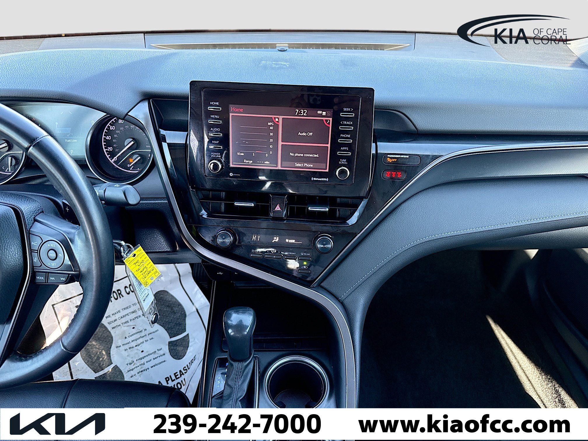 Used 2021 Toyota Camry SE image 18