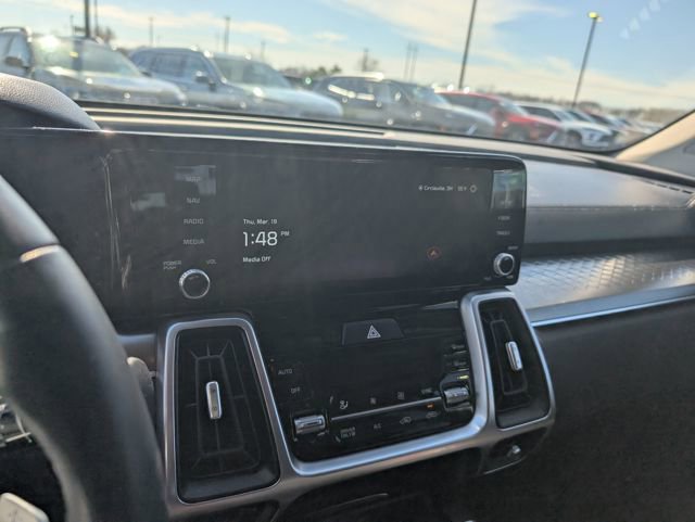 Used 2023 Kia Sorento EX AWD/4WD image 19