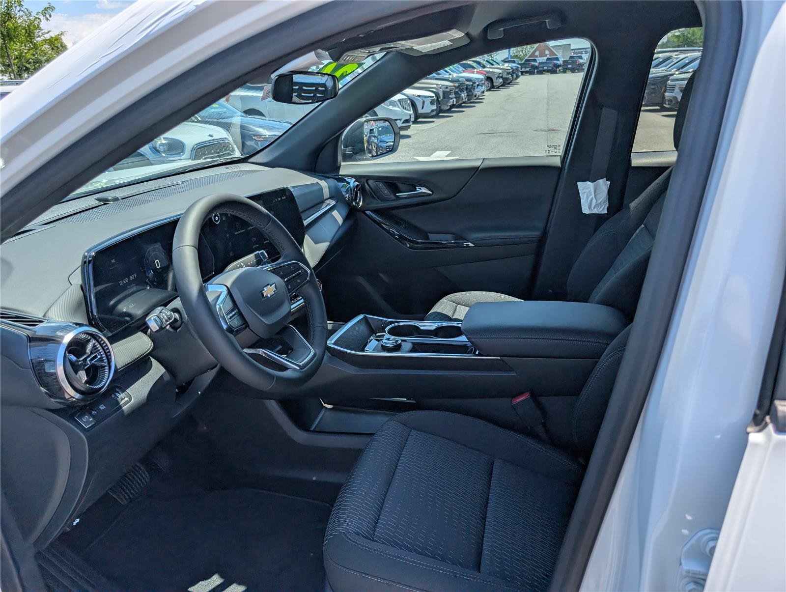 New 2026 Chevrolet Equinox LT FWD image 10