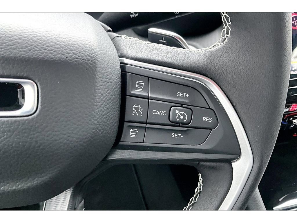 Used 2025 Jeep Grand Cherokee L Laredo w/ Luxury Tech Group I image 26