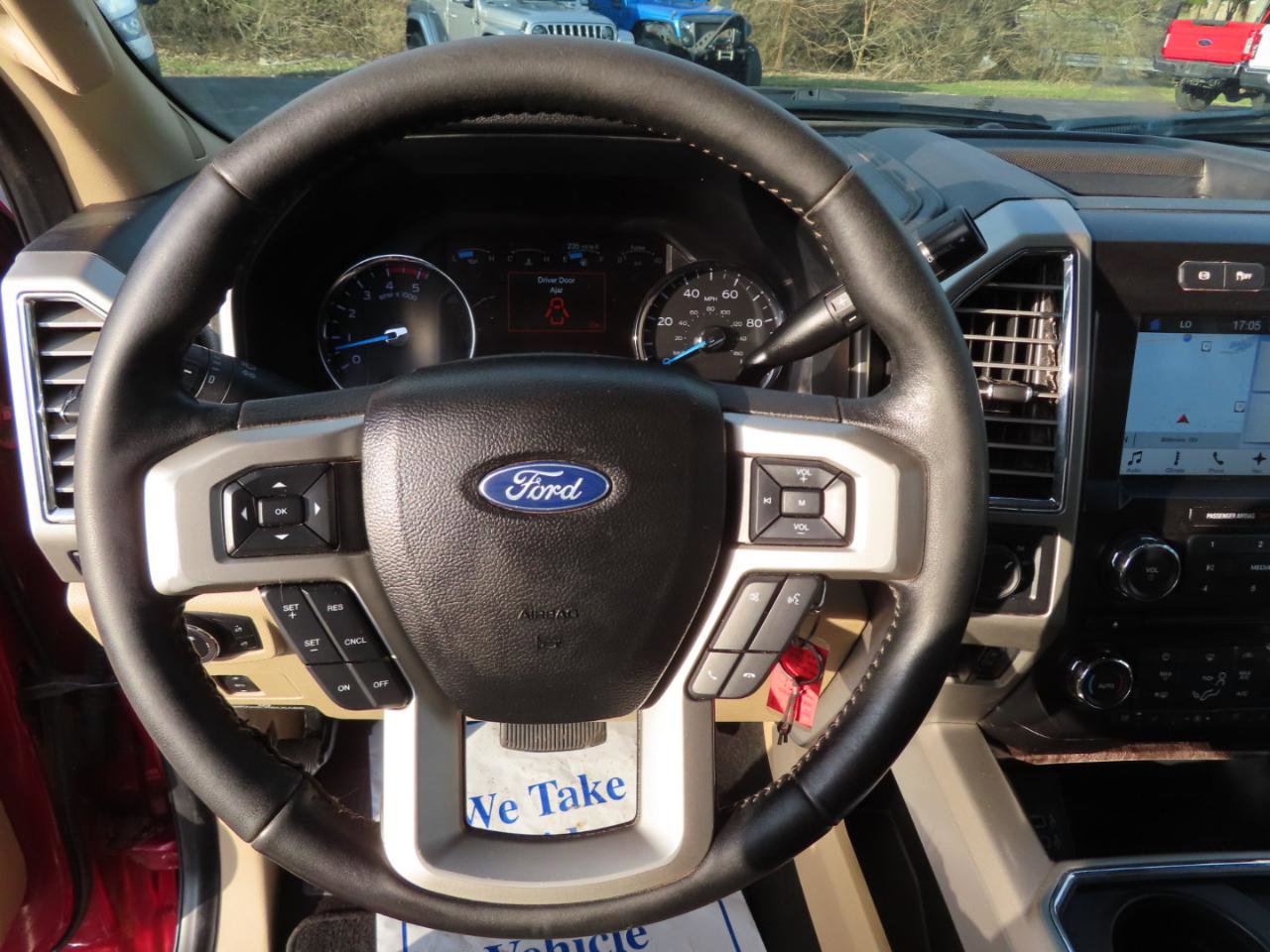 Used 2017 Ford F350 Lariat w/ Chrome Package image 33