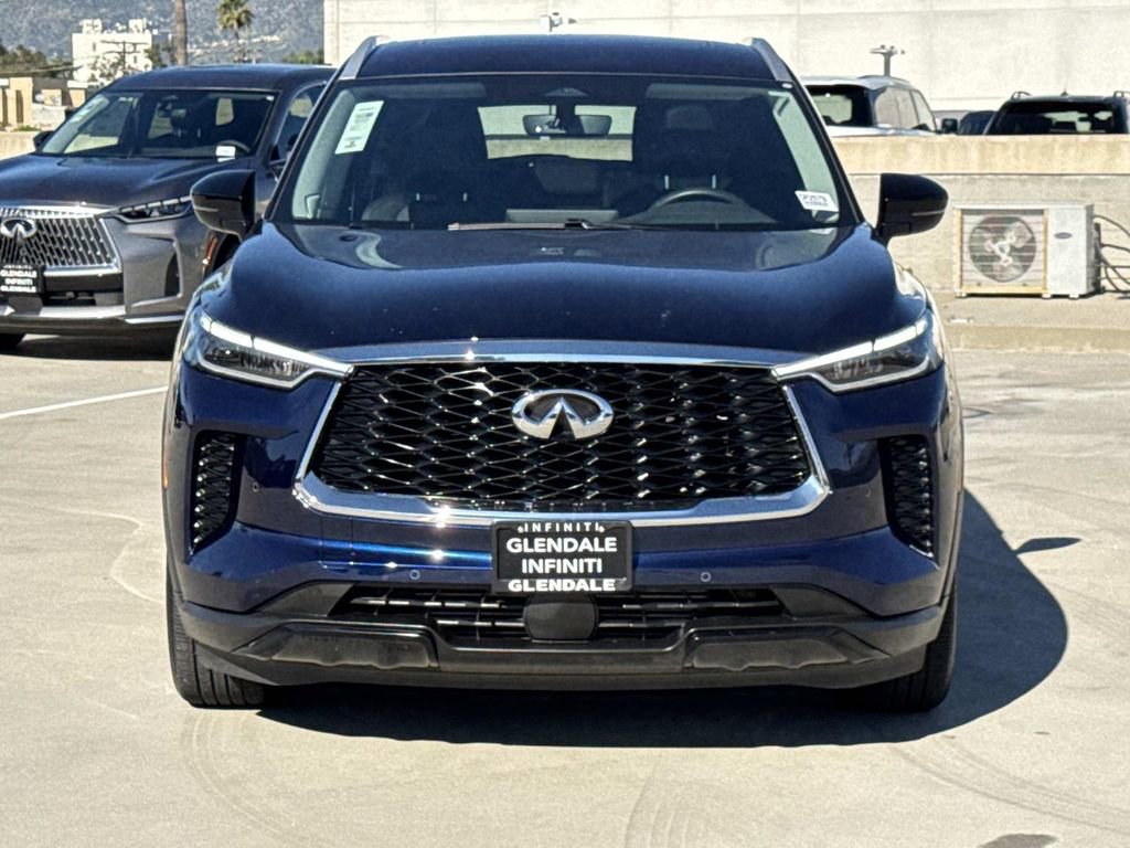 Certified 2025 INFINITI QX60 Luxe image 3