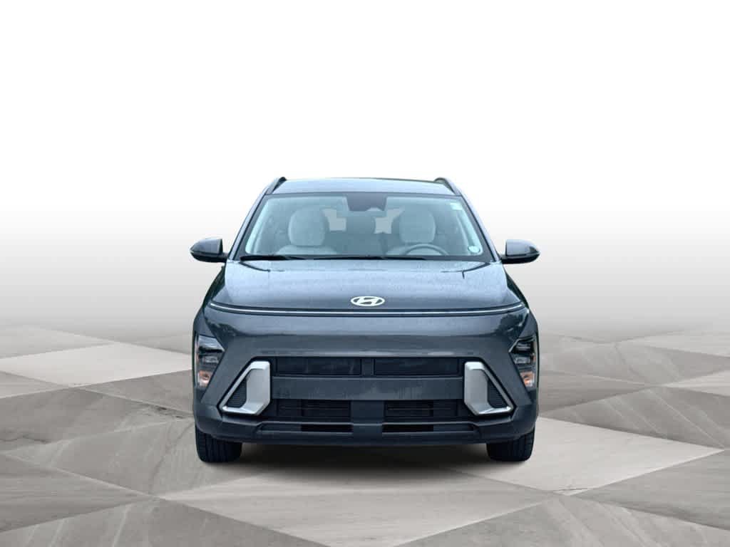 Used 2025 Hyundai Kona SEL FWD image 3