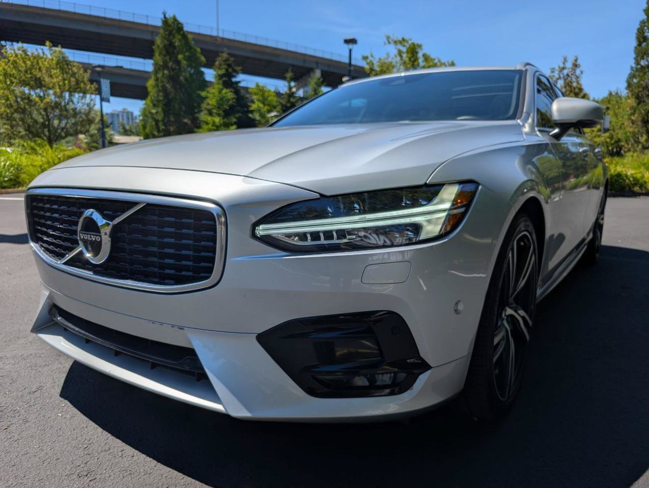 Used 2019 Volvo V90 T6 R-Design w/ Advanced Package AWD/4WD image 24