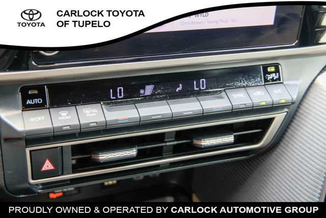 Used 2025 Toyota Camry SE FWD image 17