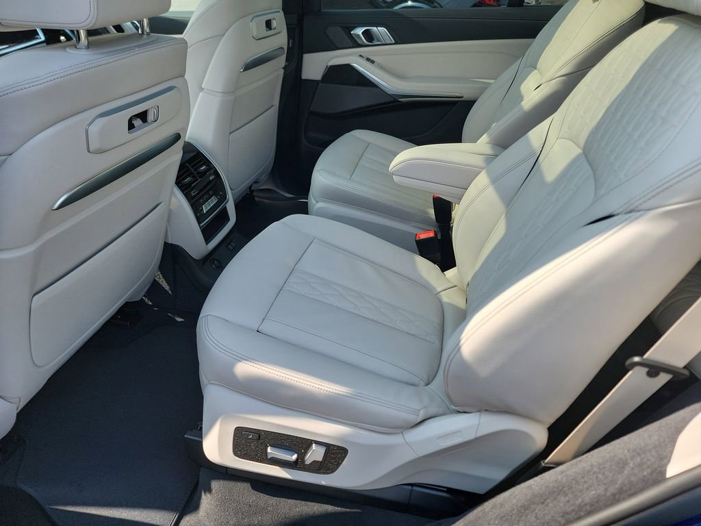New 2026 BMW X7 M60i image 10