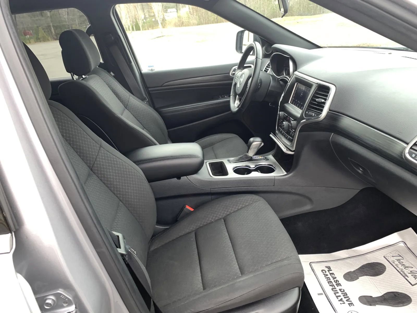 Used 2019 Jeep Grand Cherokee Laredo RWD image 29