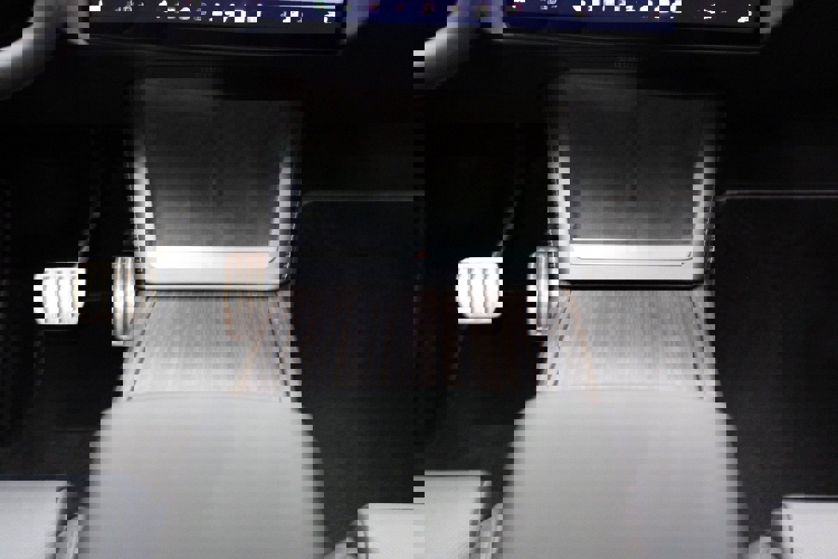 Used 2023 Tesla Model X 6 Seater AWD image 43