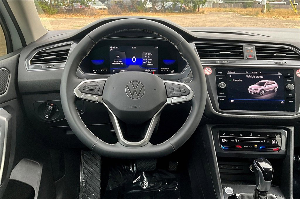 Used 2022 Volkswagen Tiguan SE image 5