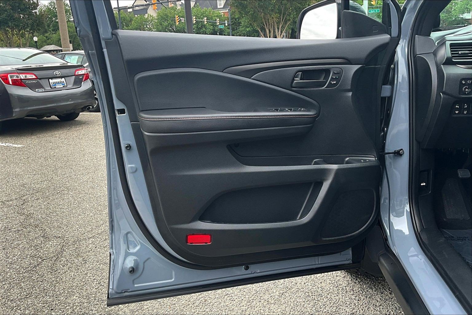 Used 2025 Honda Passport TrailSport image 18