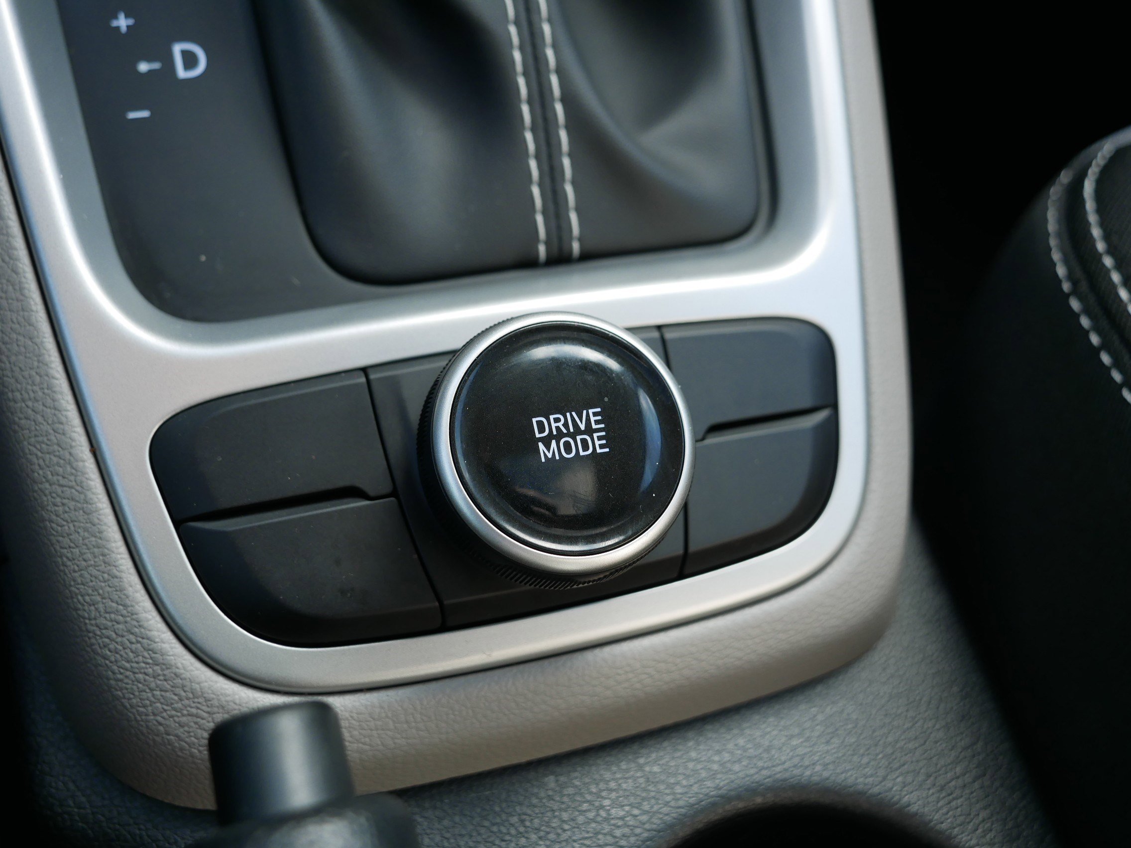 Certified 2023 Hyundai Venue SEL FWD image 28