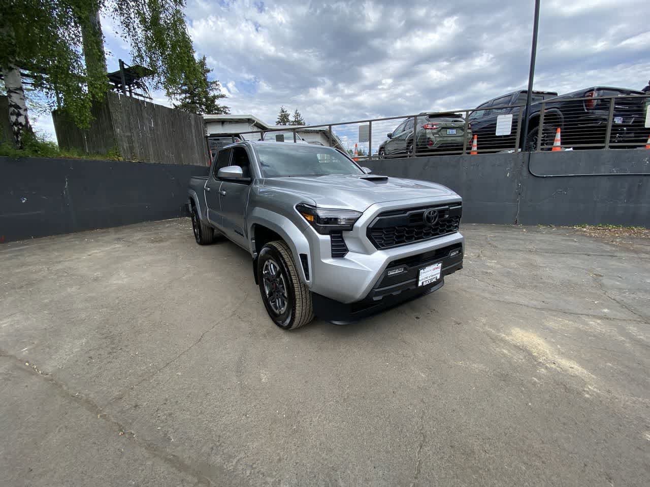 Used 2025 Toyota Tacoma TRD Sport AWD/4WD image 8