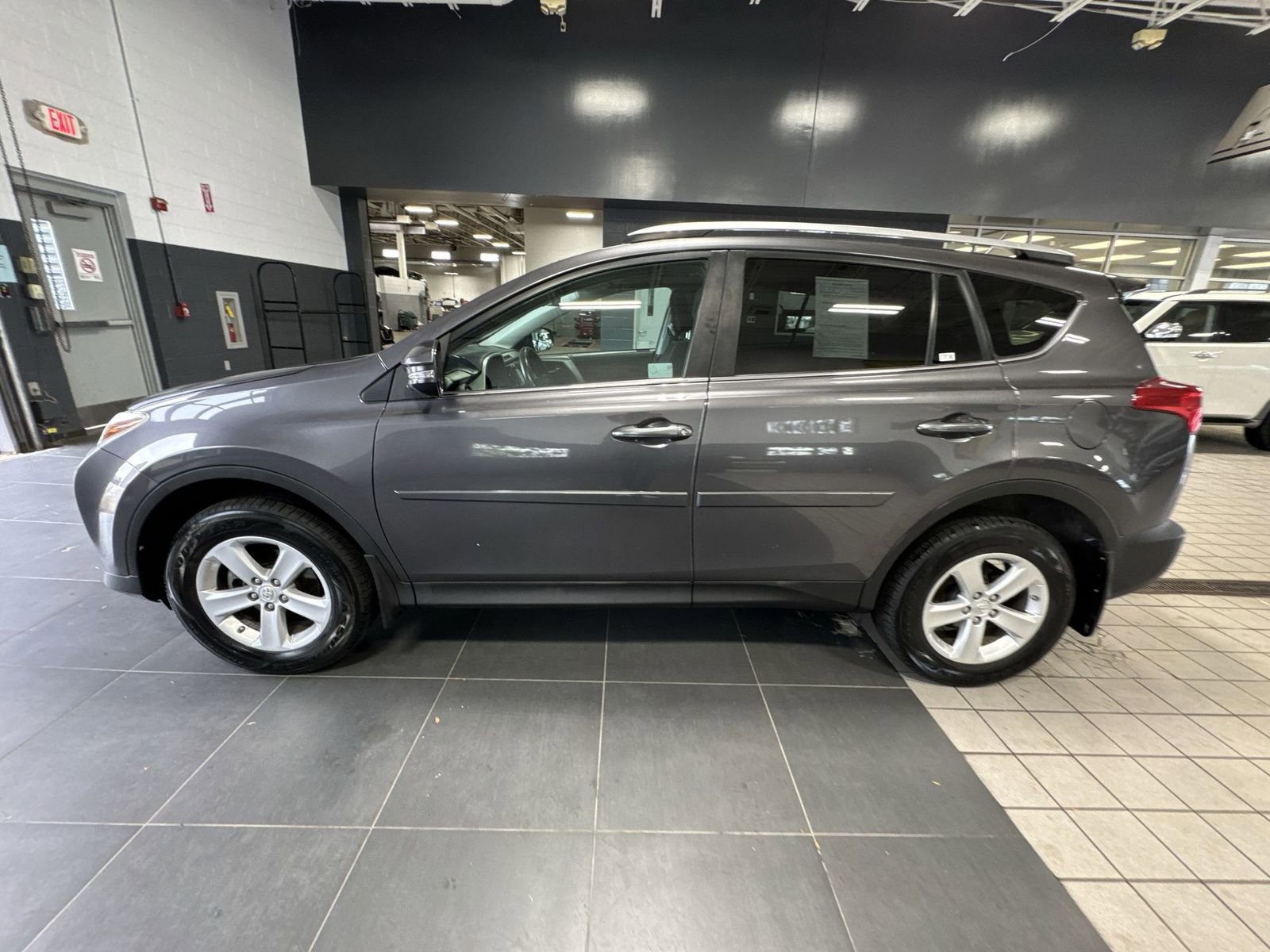Used 2014 Toyota RAV4 XLE AWD/4WD image 34