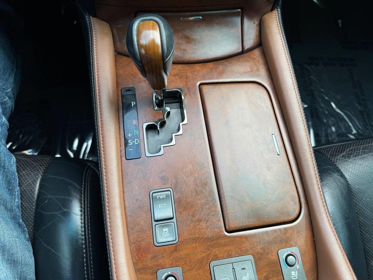 Used 2011 Lexus LS 460 w/ Touring Edition RWD image 20