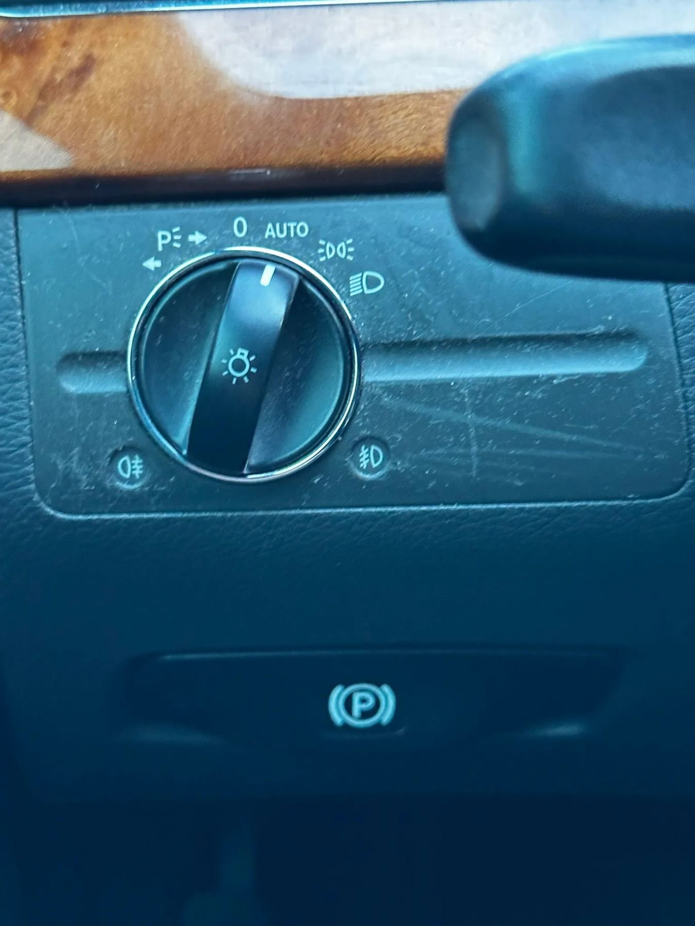 Used 2005 Mercedes-Benz E 320 Sedan image 38