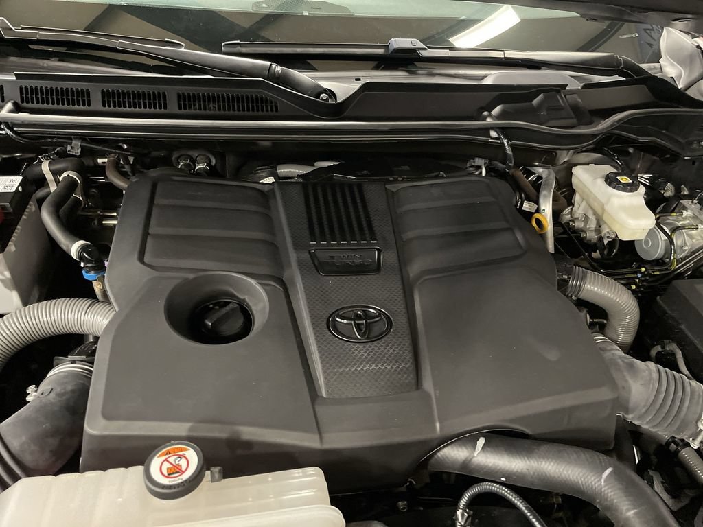 Used 2025 Toyota Tundra SR5 w/ SR5 Premium Package AWD/4WD image 26