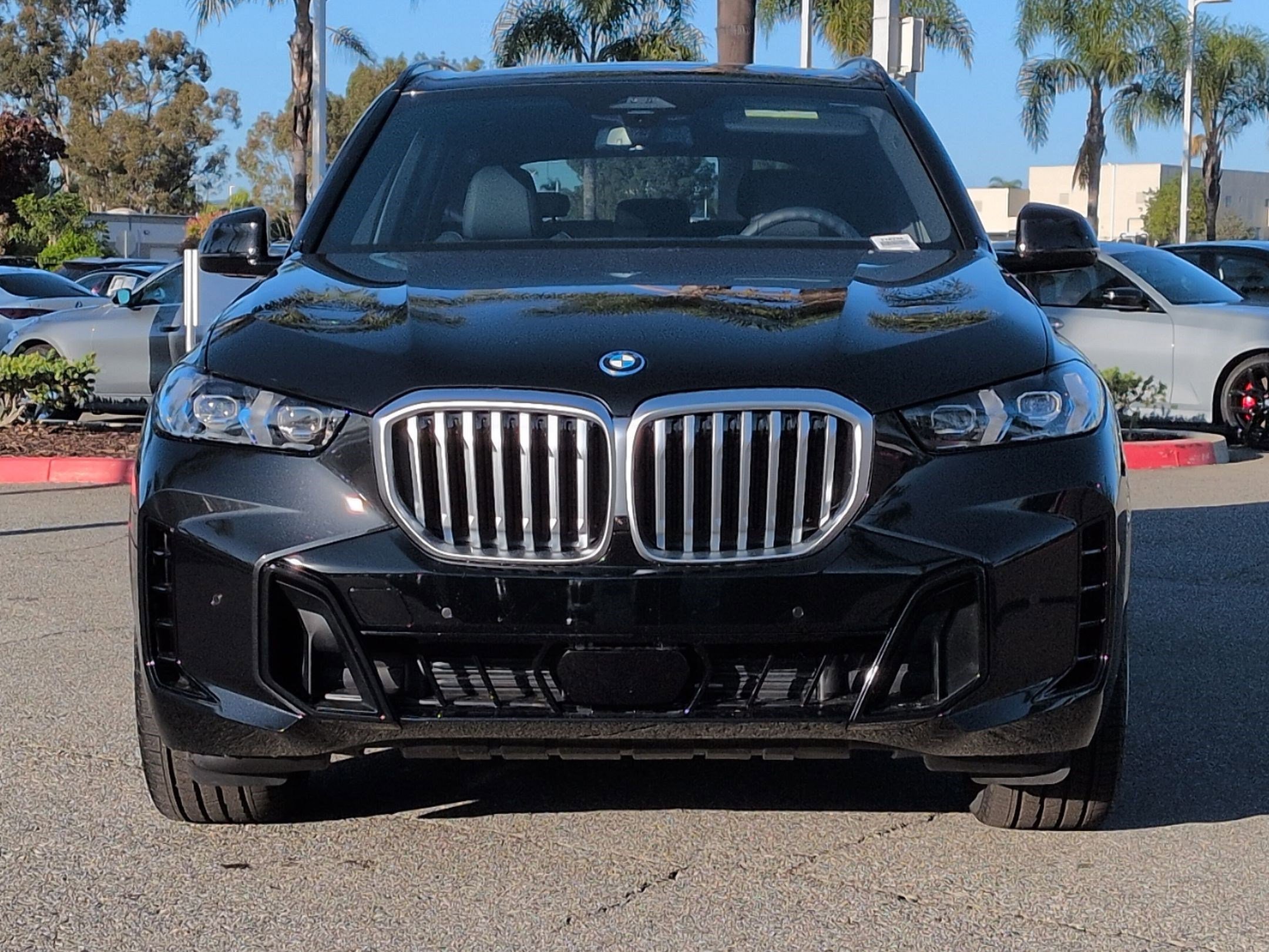 New 2026 BMW X5 xDrive50e image 3