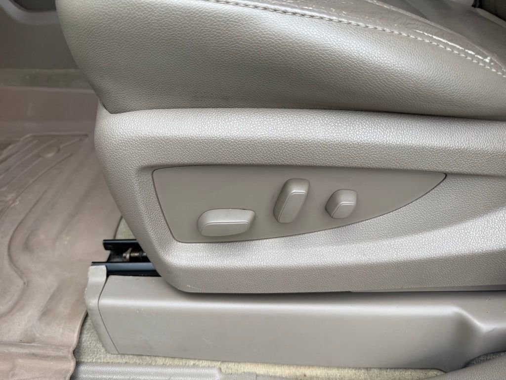 Used 2015 GMC Yukon SLT w/ HD Trailering Package image 17