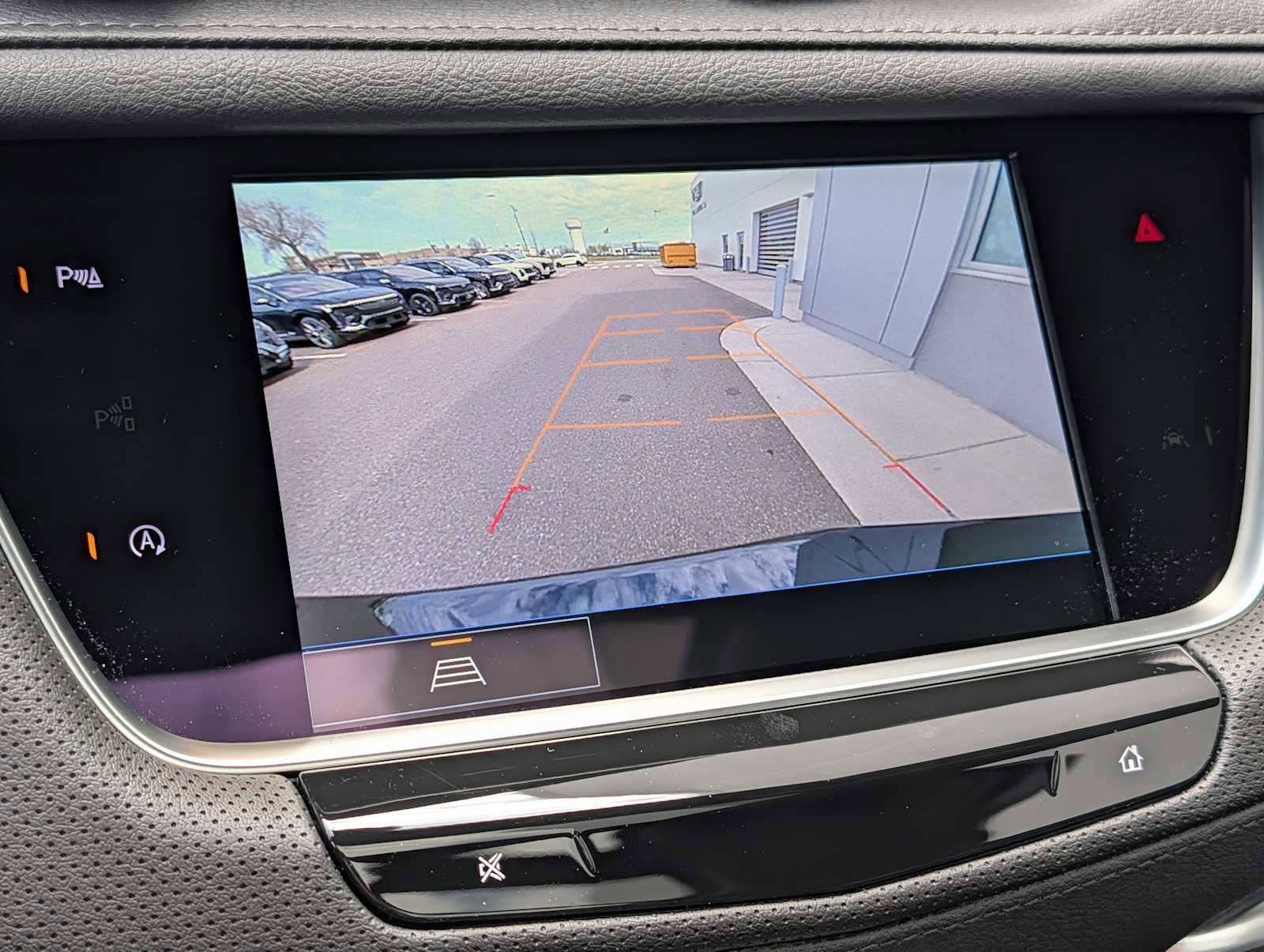 Used 2025 Cadillac XT5 Premium Luxury w/ LPO, Floor Liner Package AWD/4WD image 27