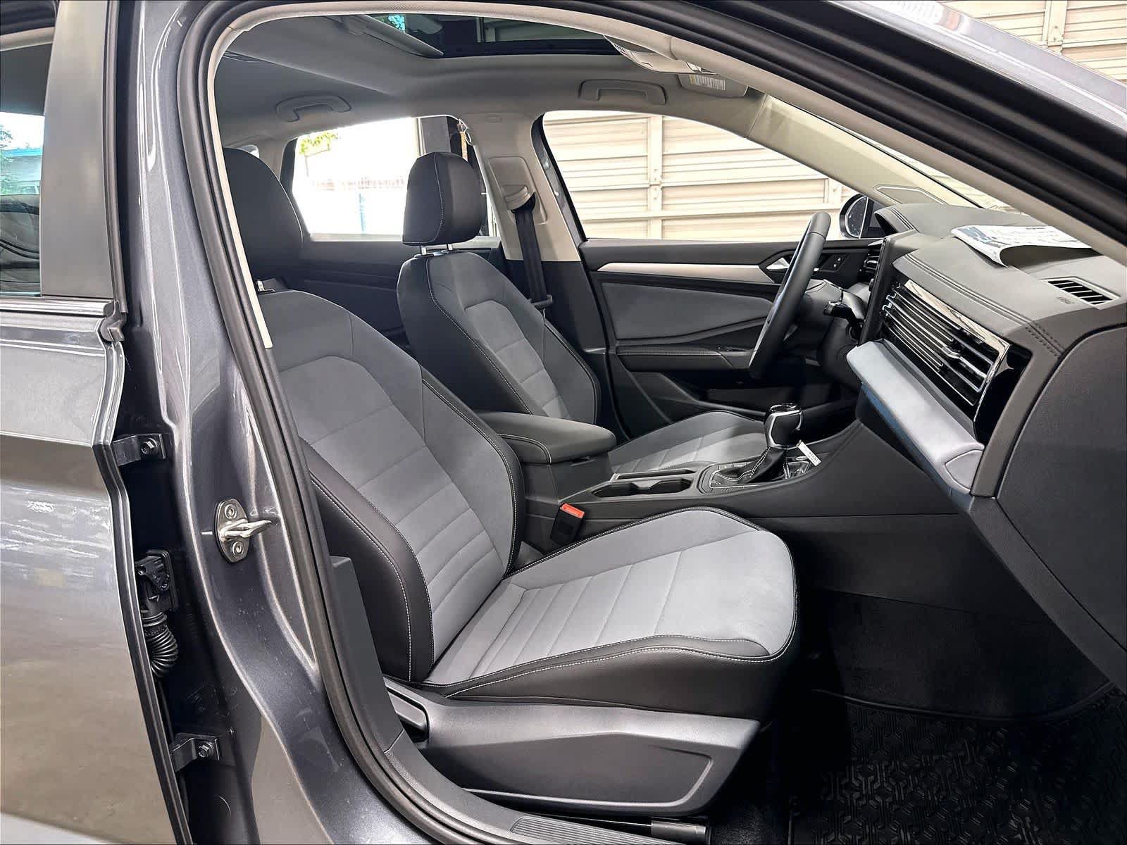 New 2027 Volkswagen Jetta SE FWD image 11