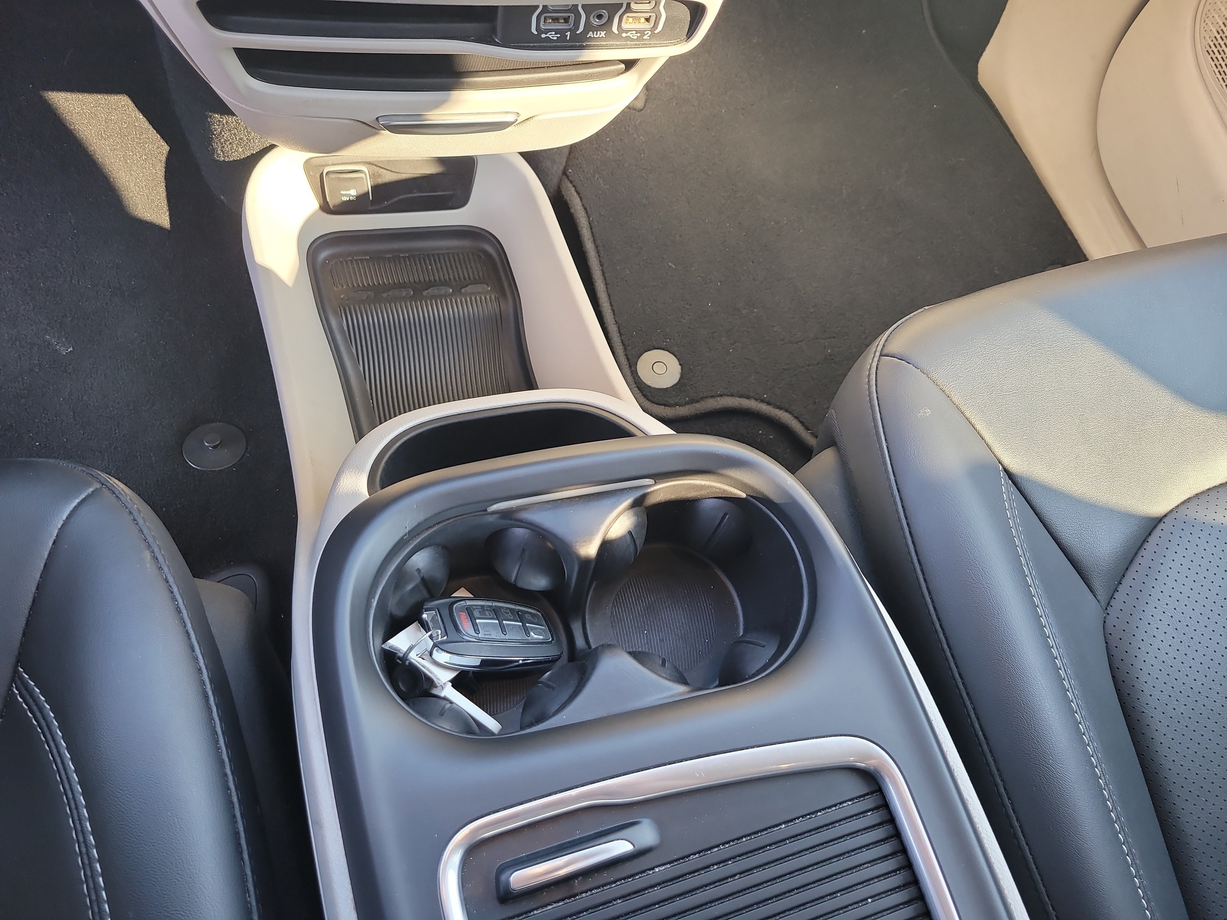 Used 2024 Chrysler Pacifica Touring-L FWD image 24