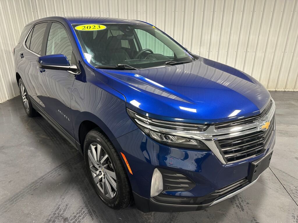 Used 2023 Chevrolet Equinox LT image 2