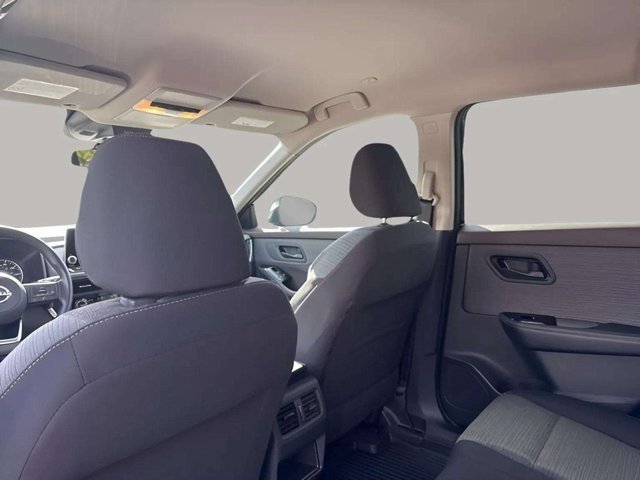 Used 2022 Nissan Rogue S image 15