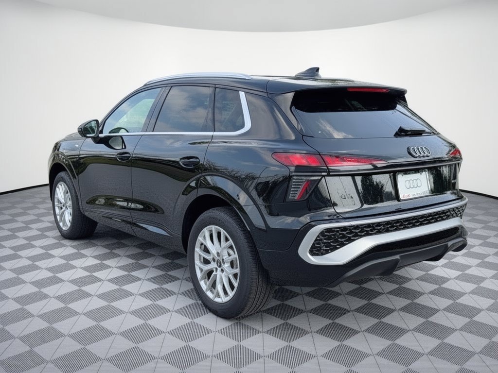 New 2026 Audi Q3 quattro 2.0T AWD/4WD image 3