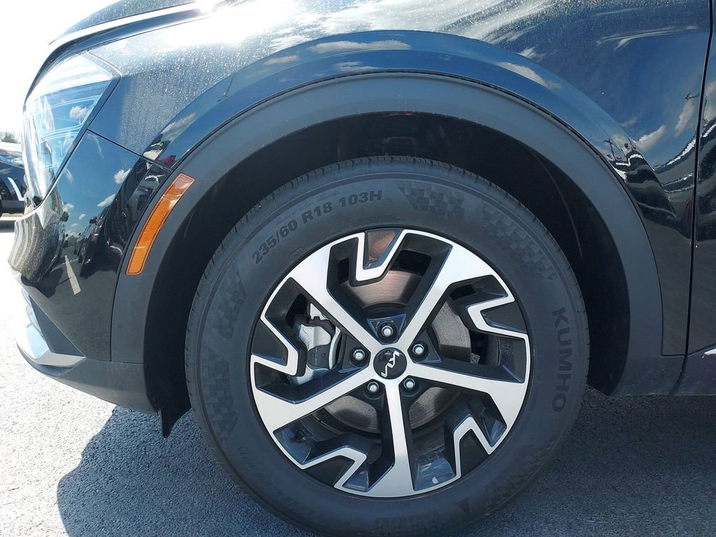 Used 2025 Kia Sportage EX FWD image 16