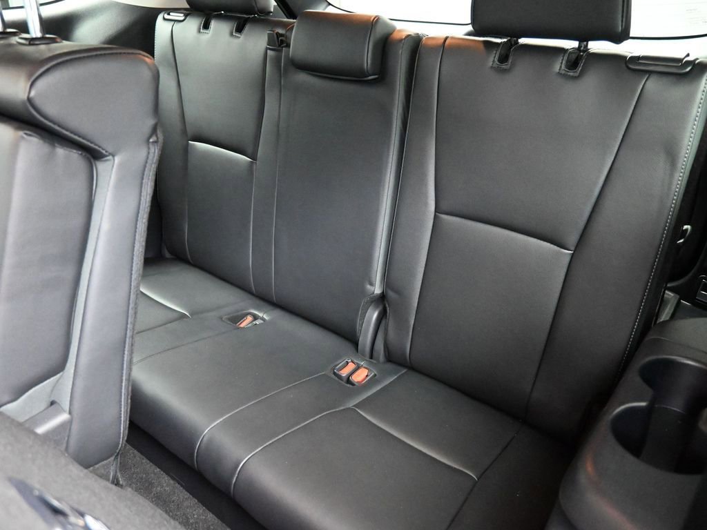 Used 2024 Toyota Highlander Limited AWD/4WD image 21