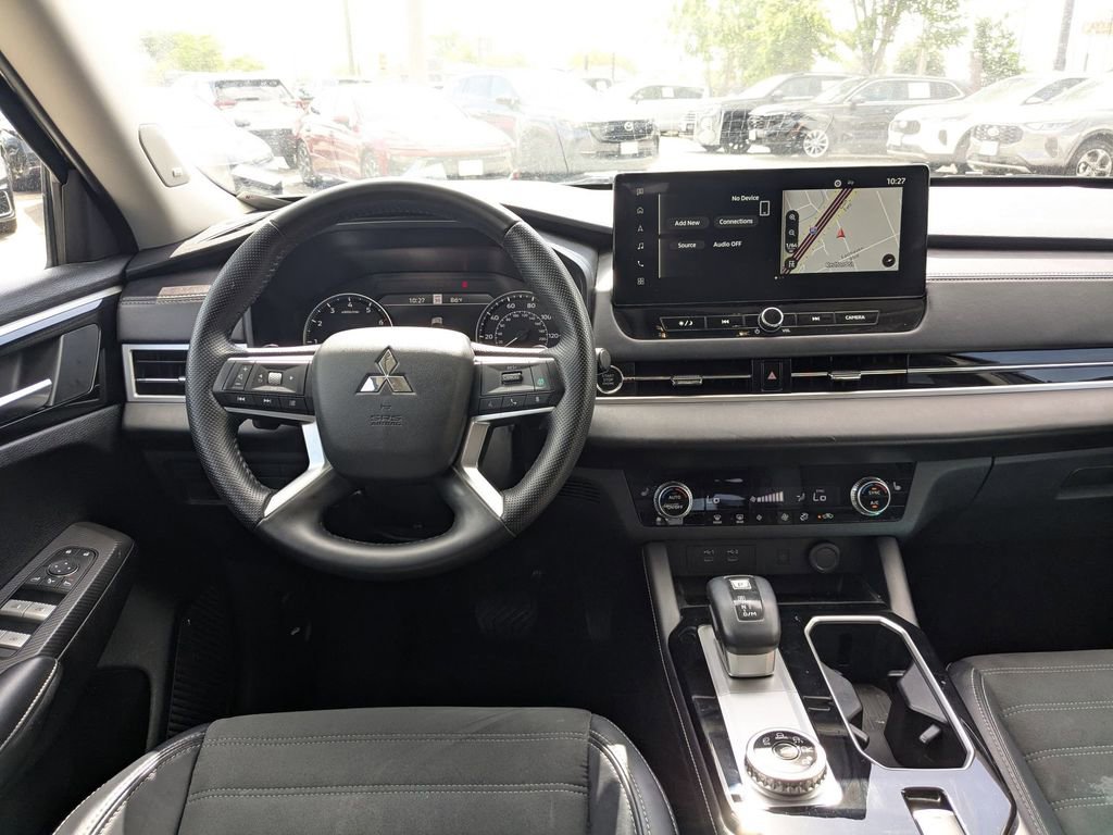 Used 2025 Mitsubishi Outlander SE FWD image 22