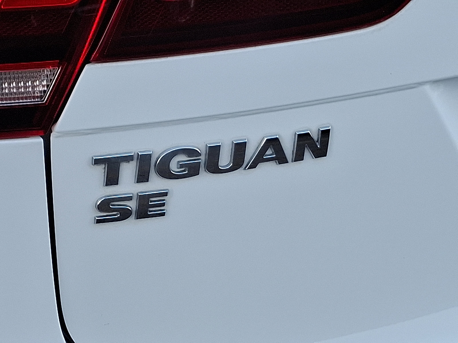 Certified 2021 Volkswagen Tiguan SE w/ Panoramic Sunroof Package image 30