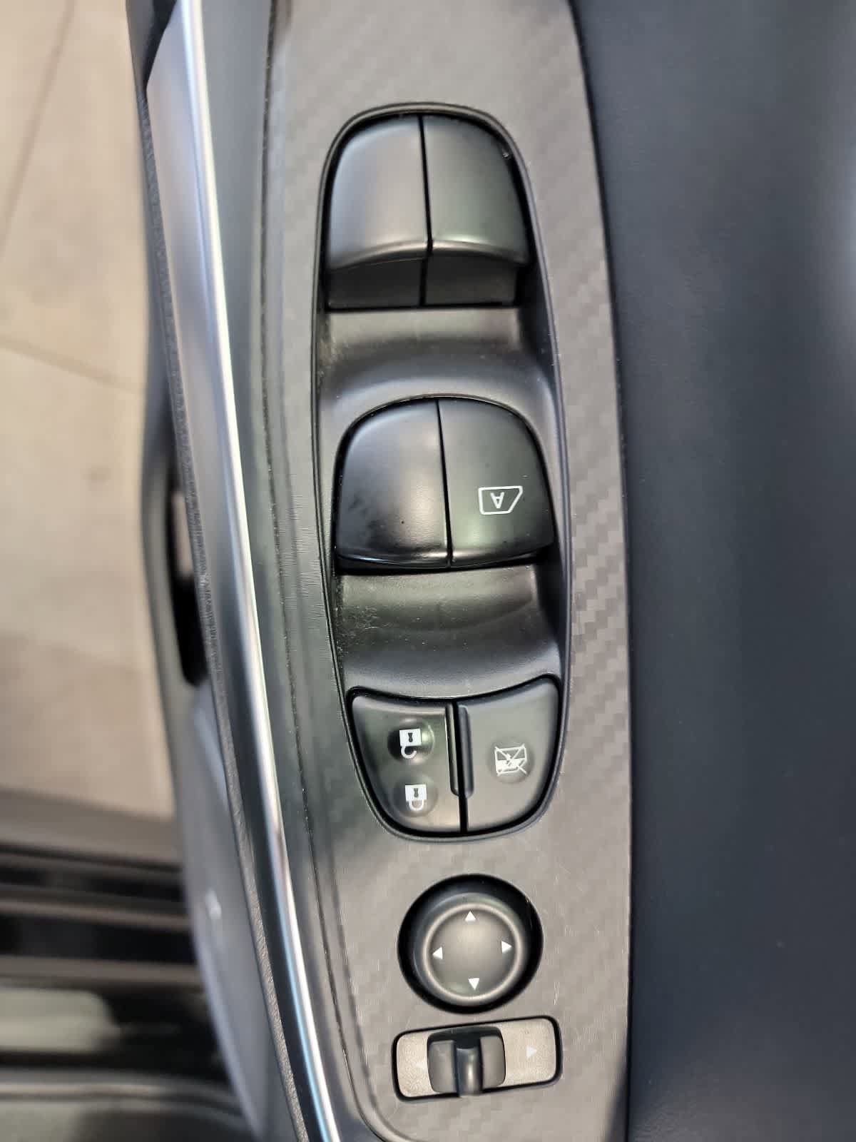 Used 2023 Nissan Sentra SR w/ SR Premium Package FWD image 19