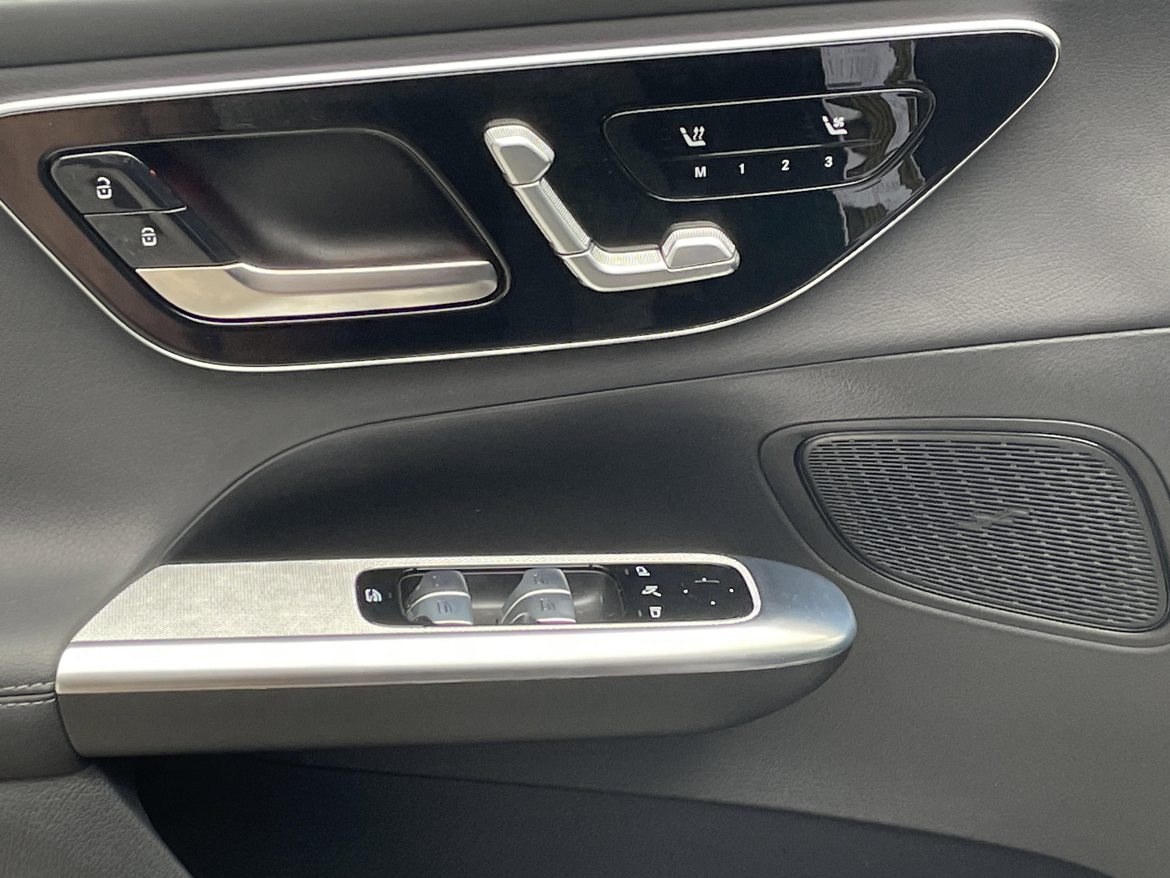 Certified 2025 Mercedes-Benz GLC 300 4MATIC image 19