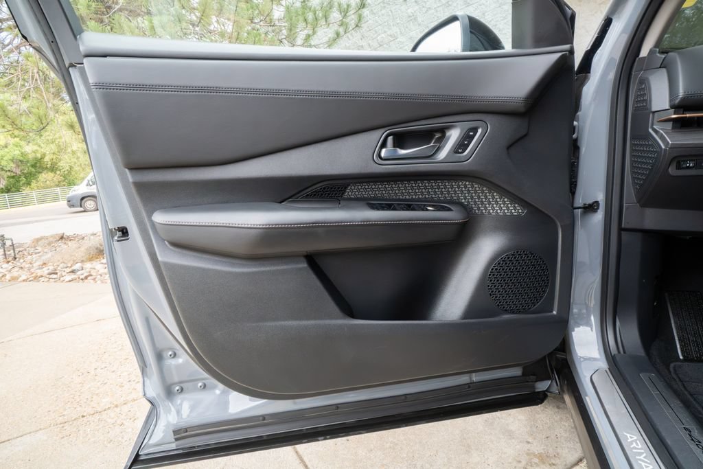 Used 2024 Nissan Ariya AWD image 7