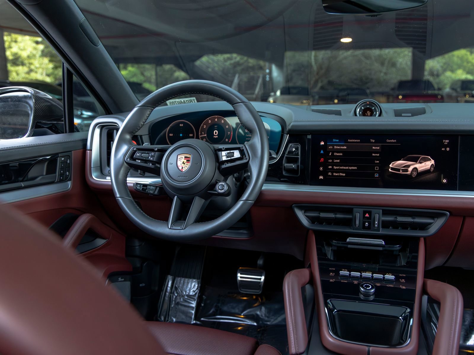 Used 2024 Porsche Cayenne S image 43