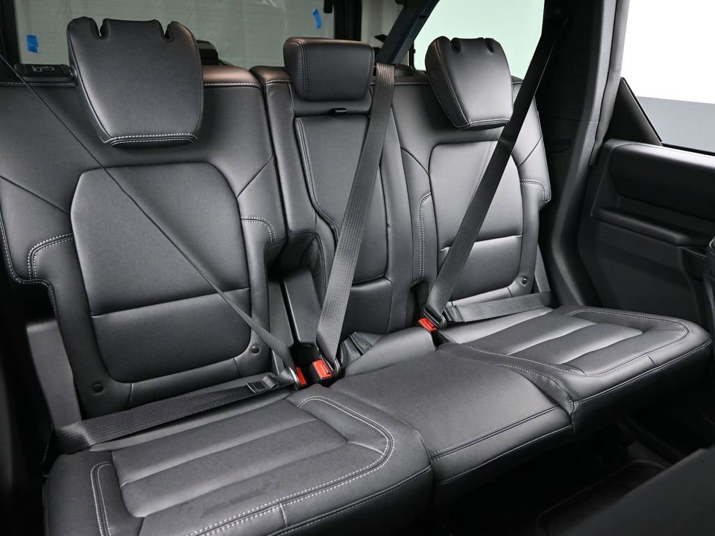 New 2025 Ford Bronco Badlands image 38