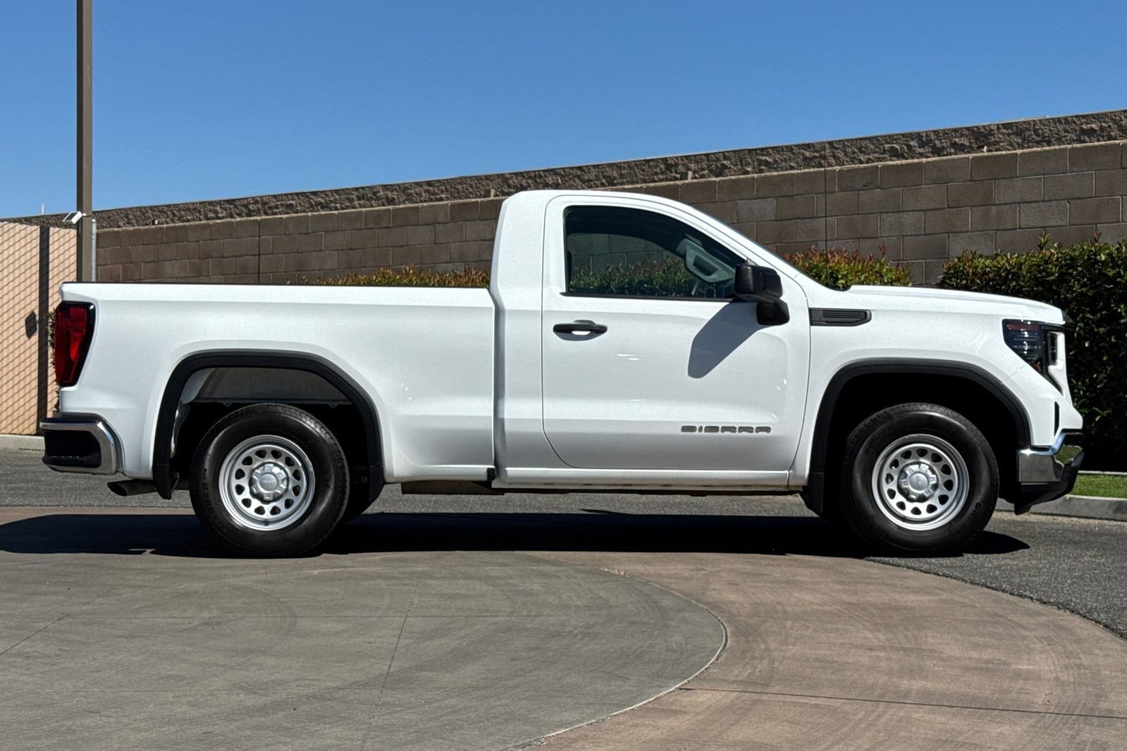 Certified 2024 GMC Sierra 1500 Pro RWD image 3