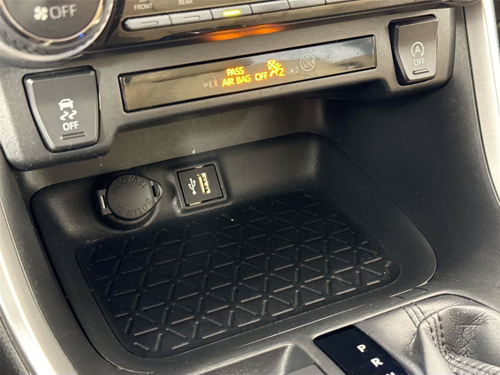 Used 2025 Toyota RAV4 XLE Premium AWD/4WD image 26