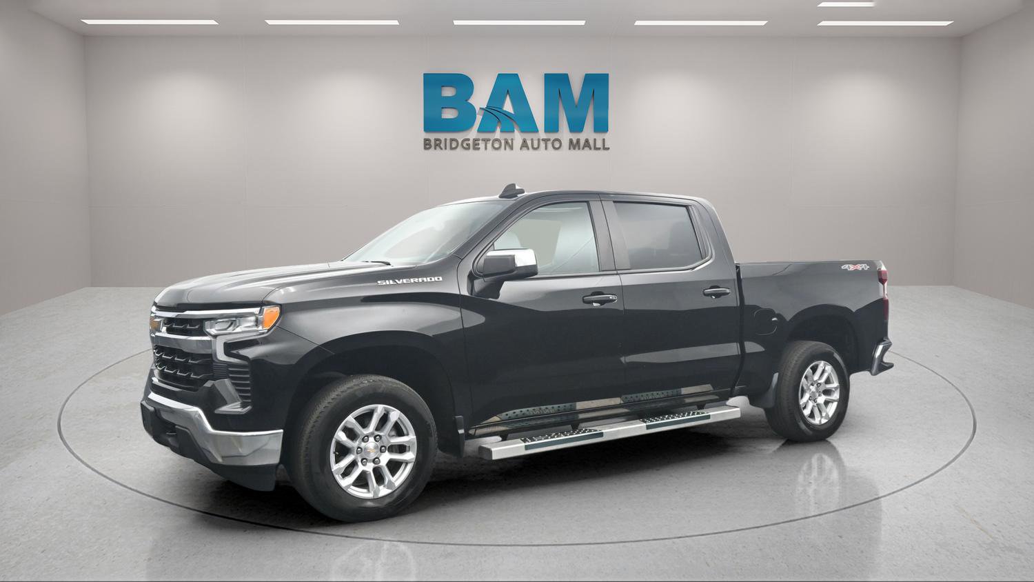 Used 2022 Chevrolet Silverado 1500 LT AWD/4WD image 4