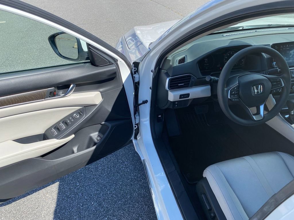 Used 2018 Honda Accord EX image 10